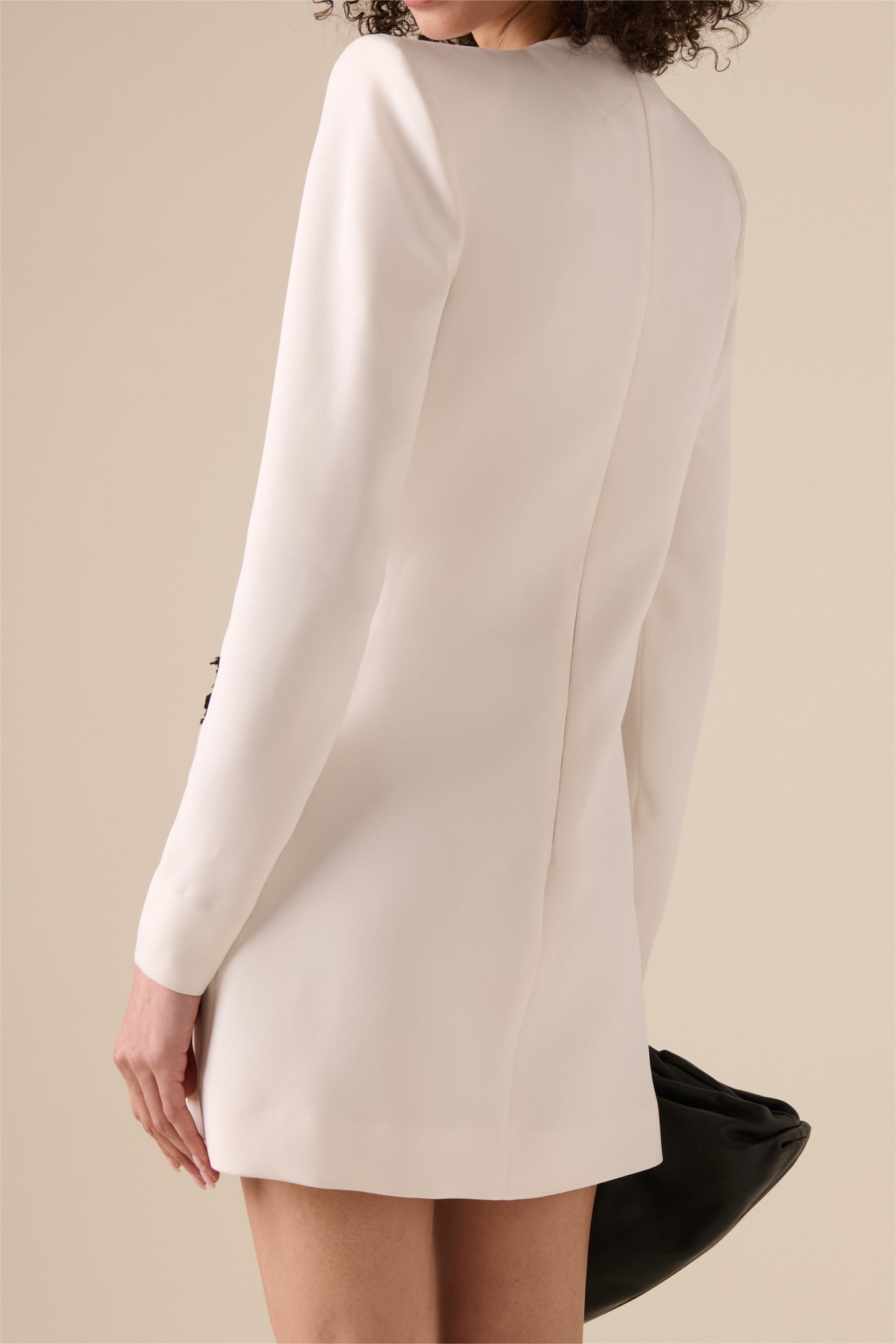 Minivestido floral con bordado de cuentas de uñas 