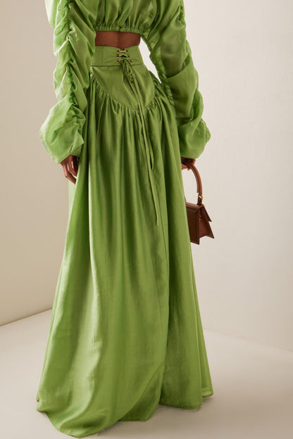 Conjunto de top fruncido de manga larga con cuello redondo y falda larga lisa de cintura alta 