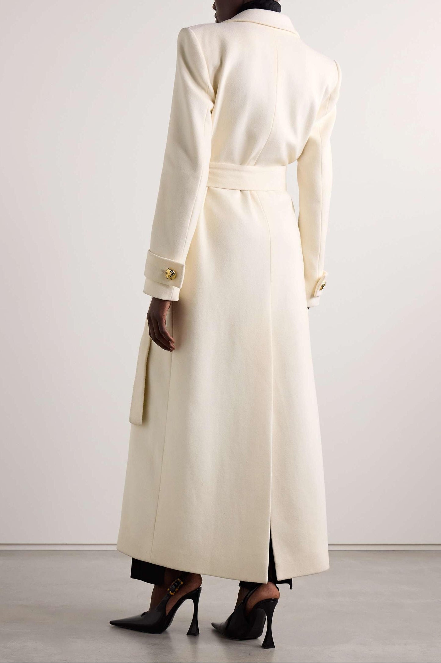 Abrigo de lana lisa de manga larga con botones metálicos 