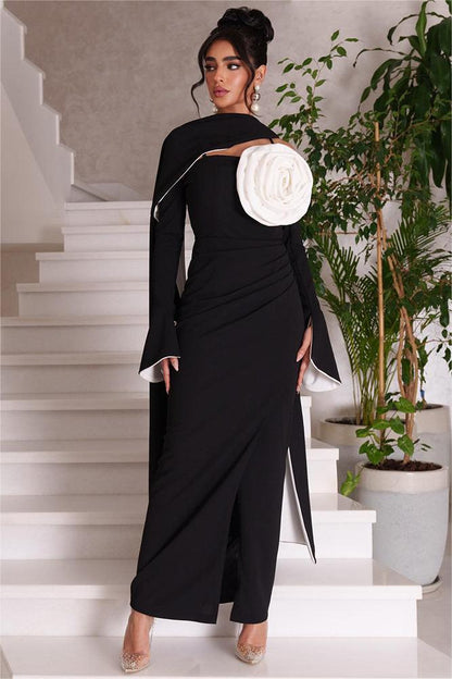 Vestido midi con capa y flores 3D en contraste de color 