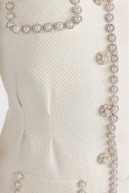 Minivestido de tweed con botones y perlas sintéticas 