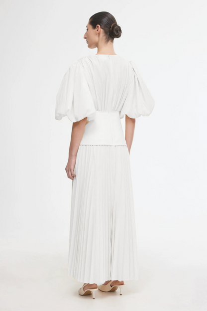 Vestido midi plisado liso con cordones 