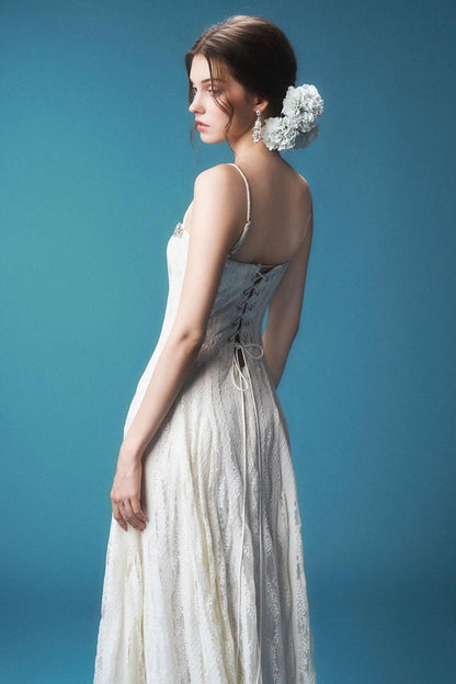 Vestido midi de encaje liso con diamantes de imitación 