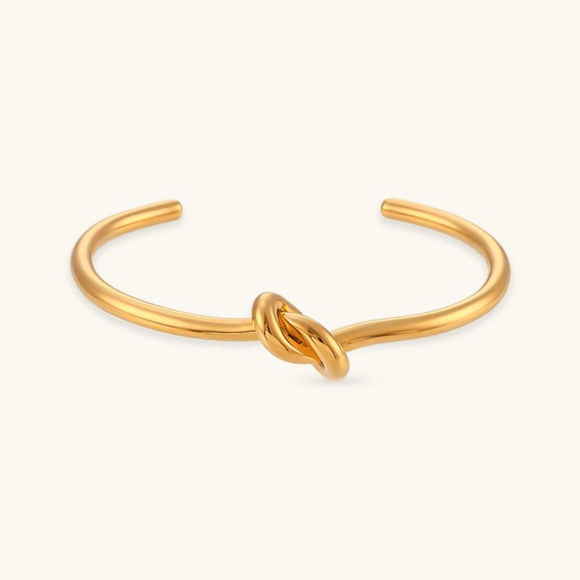Knot Charm Gold Bangle
