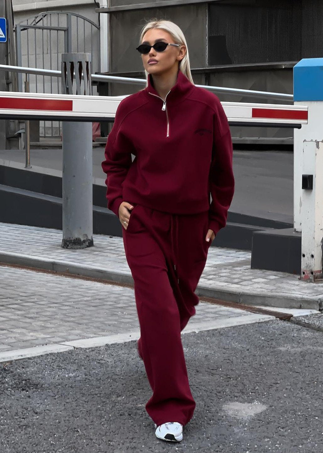 California Style Zipper Sweatshirt and Joggers Set