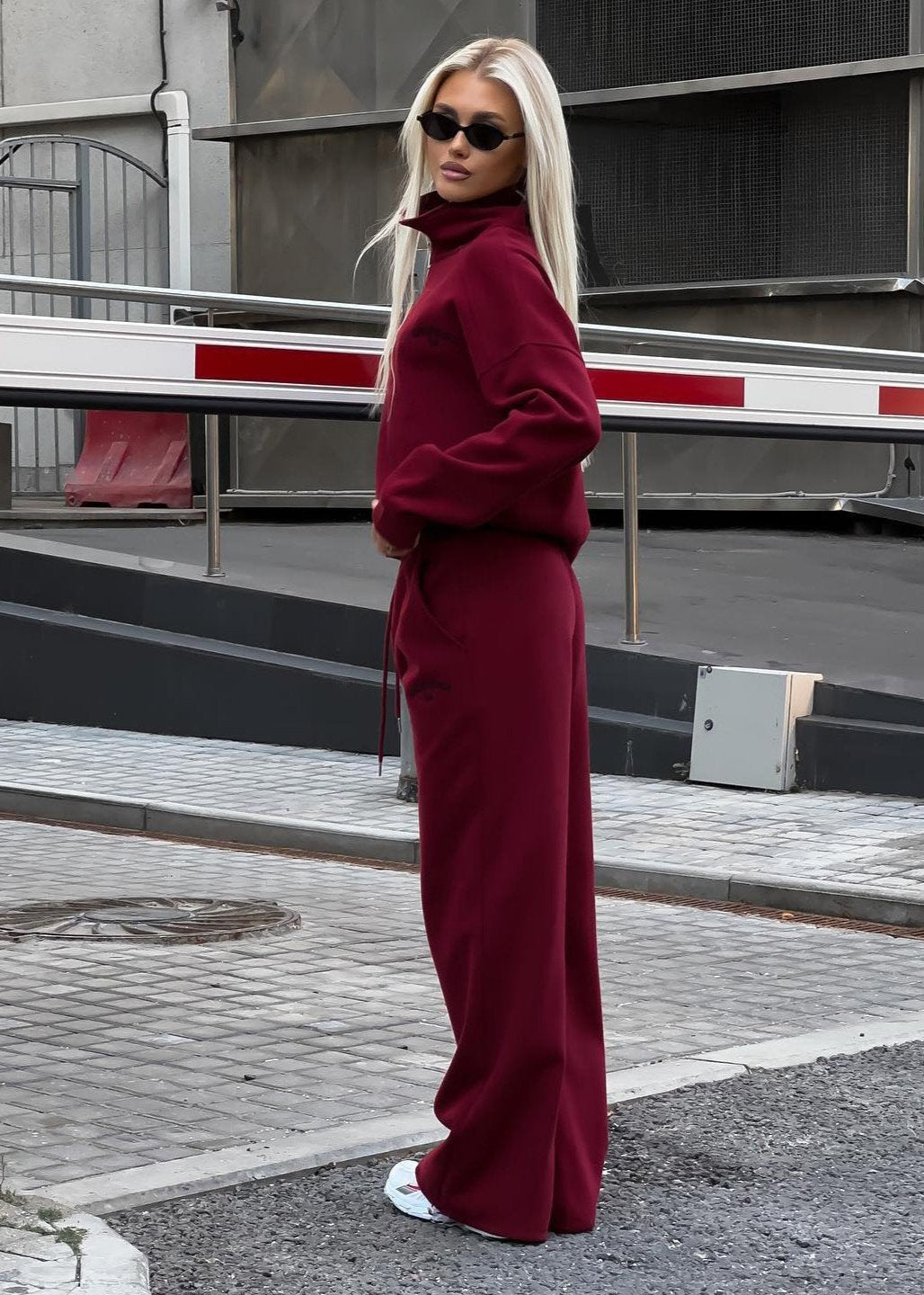 California Style Zipper Sweatshirt and Joggers Set