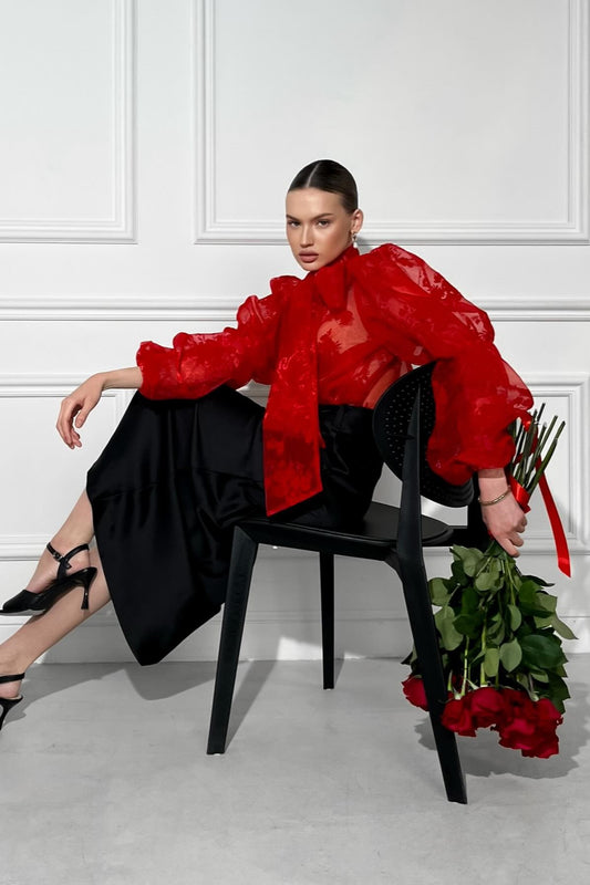 Blusa de encaje con lazo y mangas farol Hulda 