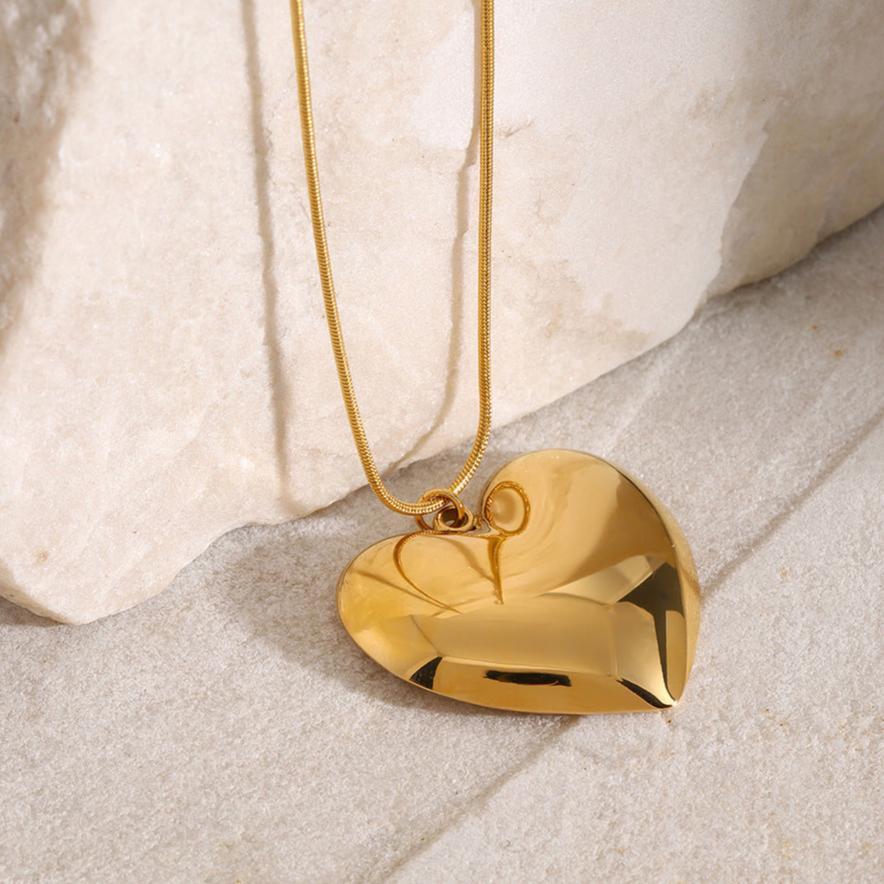 Roberta Gold Heart Pendant Necklace