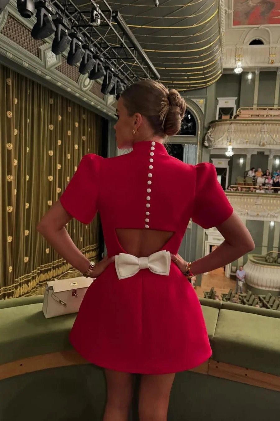 Slim Fit Mini Dress with O-Neck and Short Sleeves