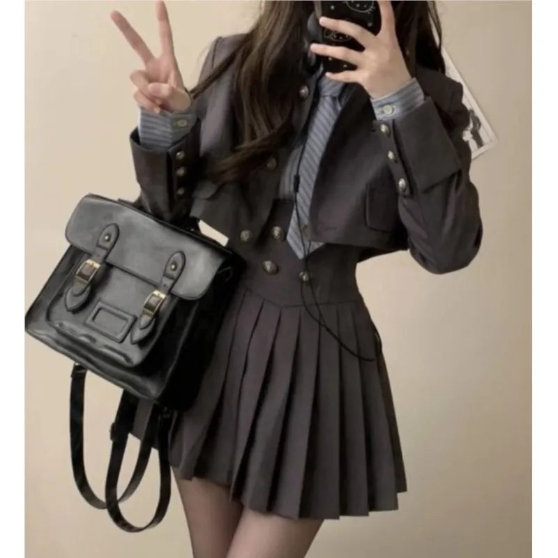 Conjunto de 3 piezas de otoño para mujer, falda kawaii, abrigo corto, minifalda plisada, camisa a rayas, moda coreana Y2K