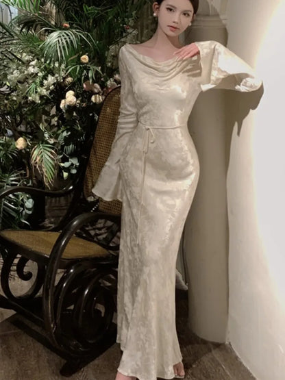 Vestidos de noche de boda ajustados de otoño para mujer, vestidos de fiesta de graduación vintage franceses con mangas acampanadas y cuello halter, vestidos midi para mujer, nuevos