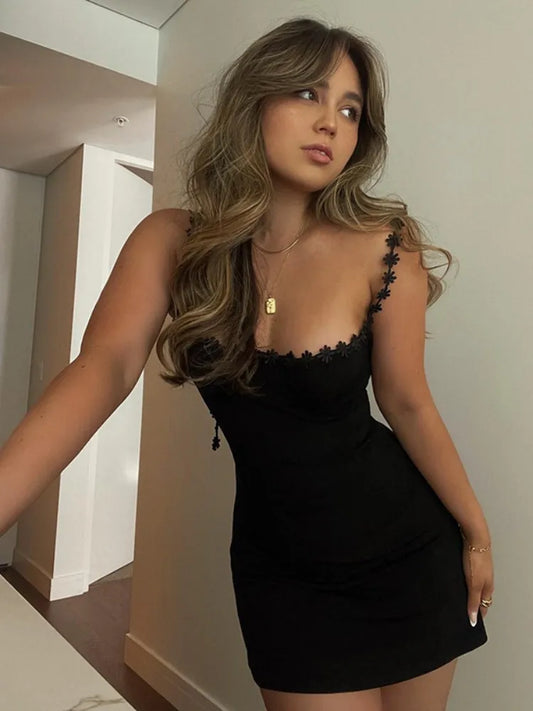 Vestido de verano ajustado para mujer, ropa Y2k, cuello oblicuo, elegante, tirantes de flores, camisola negra, ropa de calle sexy