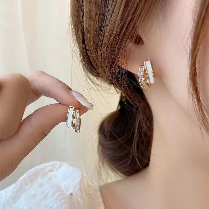 Lizakosht 2024 Geometric Pearl Star Earrings Korean Crystal Studs for Women Birthday Party Wedding Jewelry