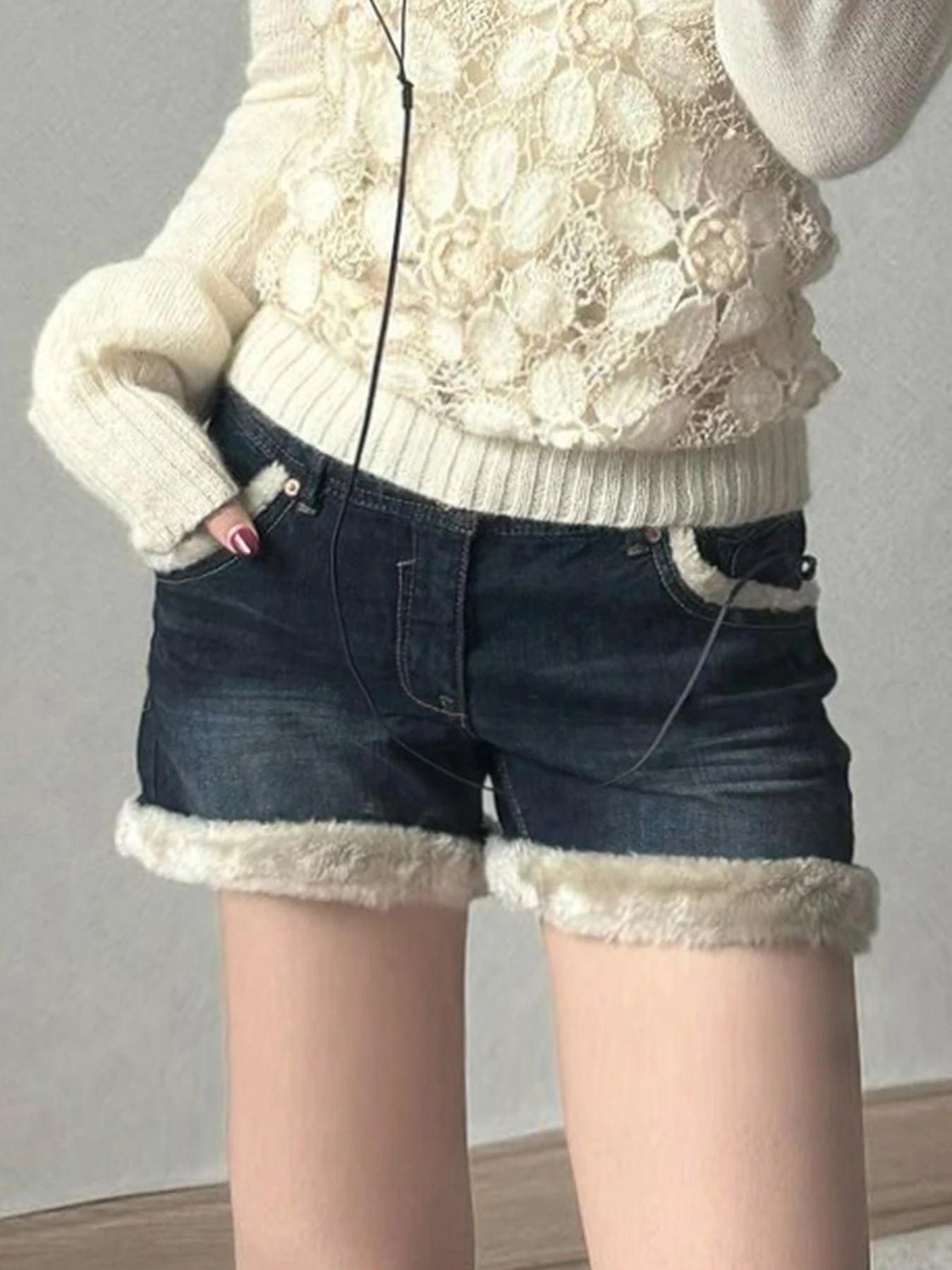 Kawaii Fluffy Trim Mini Jeans Women Chic Gentle Sweet Style Pants Fashion All-Match Blue Short Design