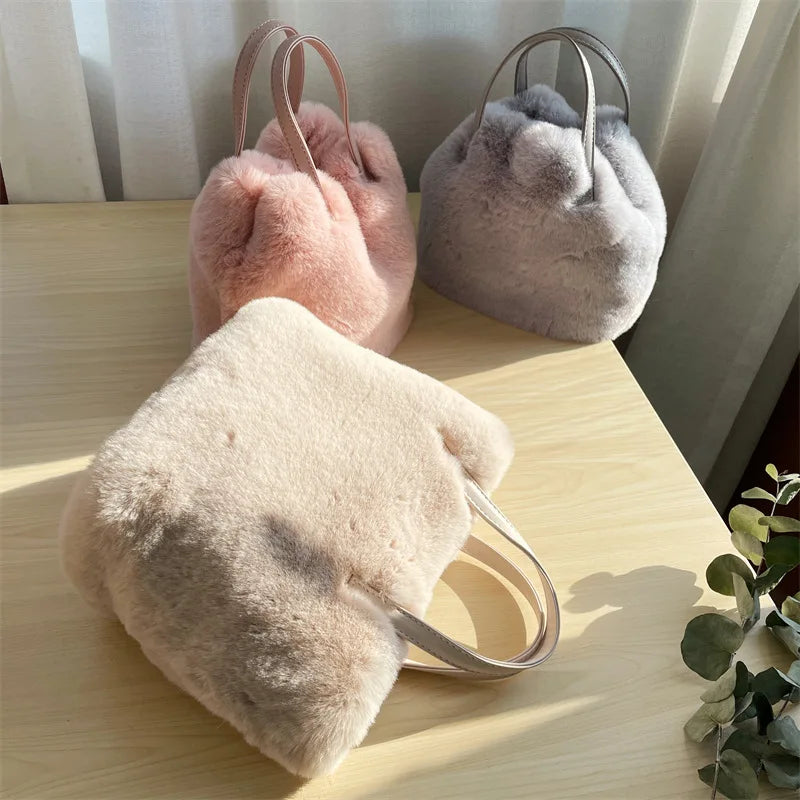 Impresionante bolso de mano tipo cubo de piel sintética de conejo suave para mujer, bolso de hombro de felpa esponjosa de invierno, elegante bolso de fiesta de moda urbana para chicas.