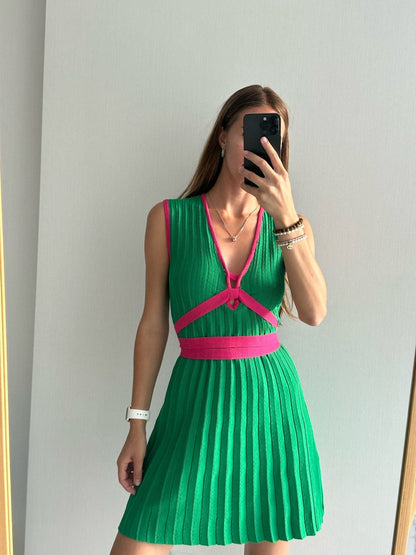 Trendy Pleated Knit Dress with Elegant Draping Effect