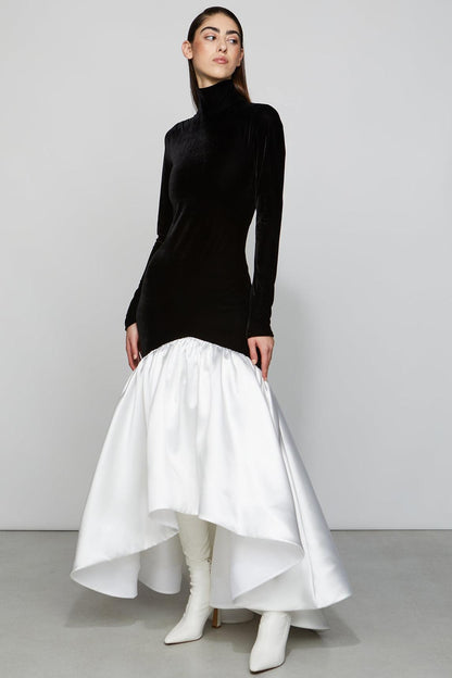 Vestido largo con empalme de terciopelo satinado 