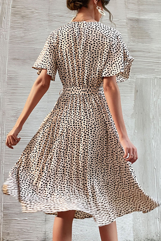 Vestido con estampado de leopardo y mangas con volantes