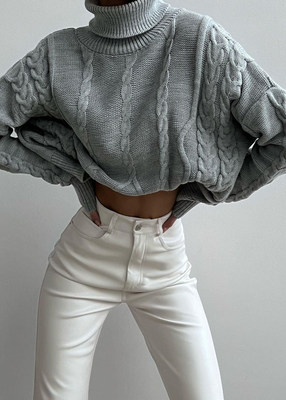 Cable Knit Cropped Turtleneck Sweater – Women’s Chunky Knit Pullover