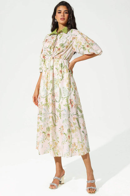 Vestido midi con solapa, encaje y manga corta con estampado floral 