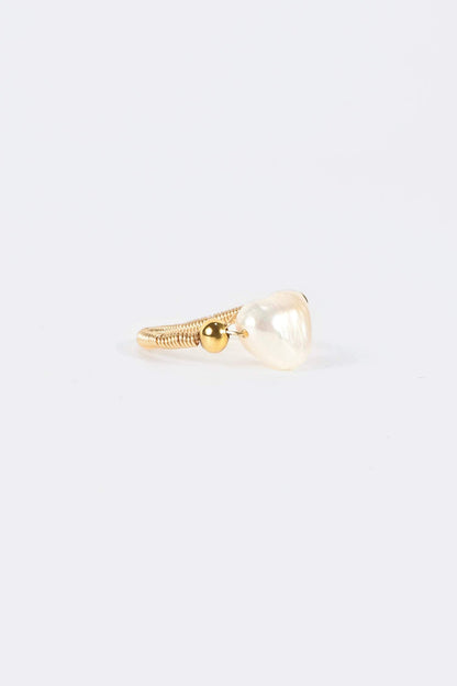 Anillo de perlas naturales 