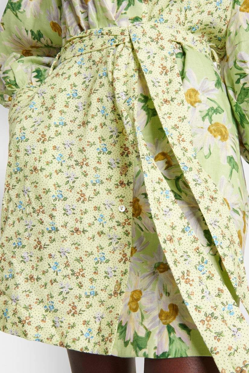 Minivestido floral de manga larga con cinturón 