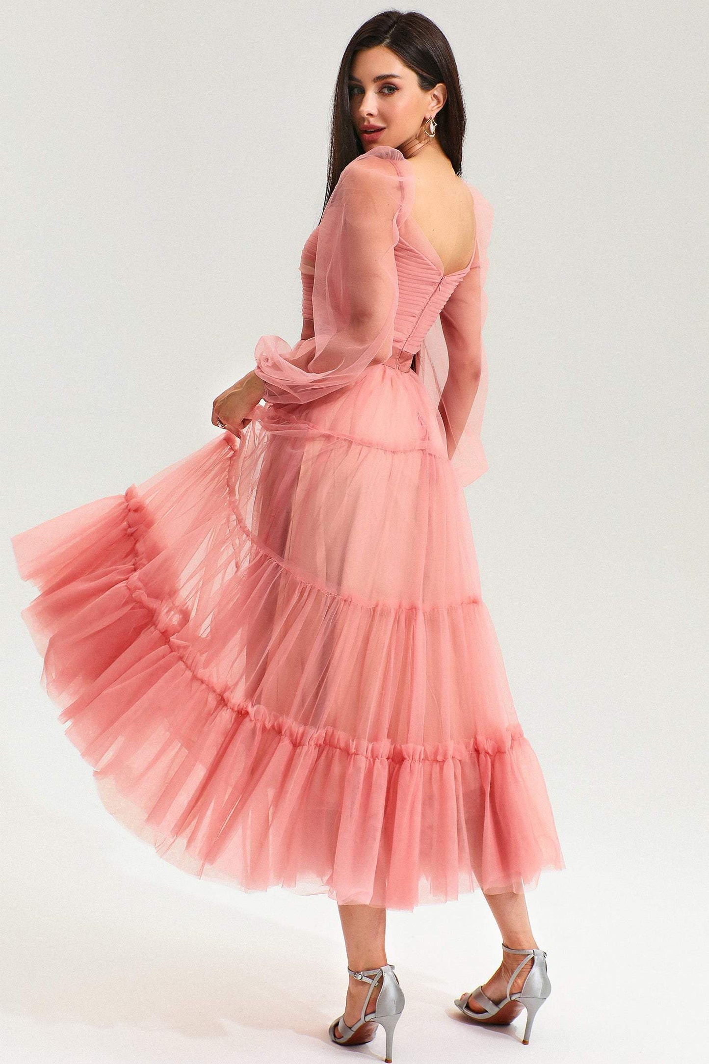 Vestido midi fruncido con cuello cuadrado 