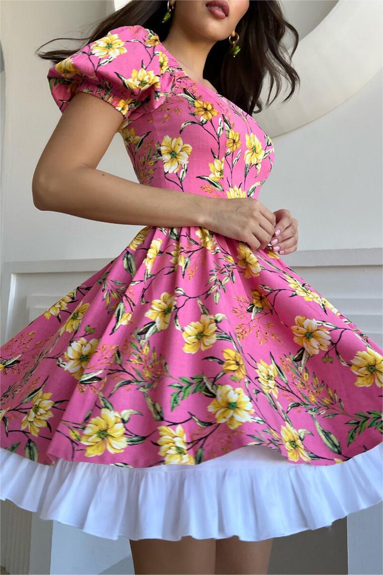 Vestido mini con cuello cuadrado y mangas abullonadas con estampado floral 
