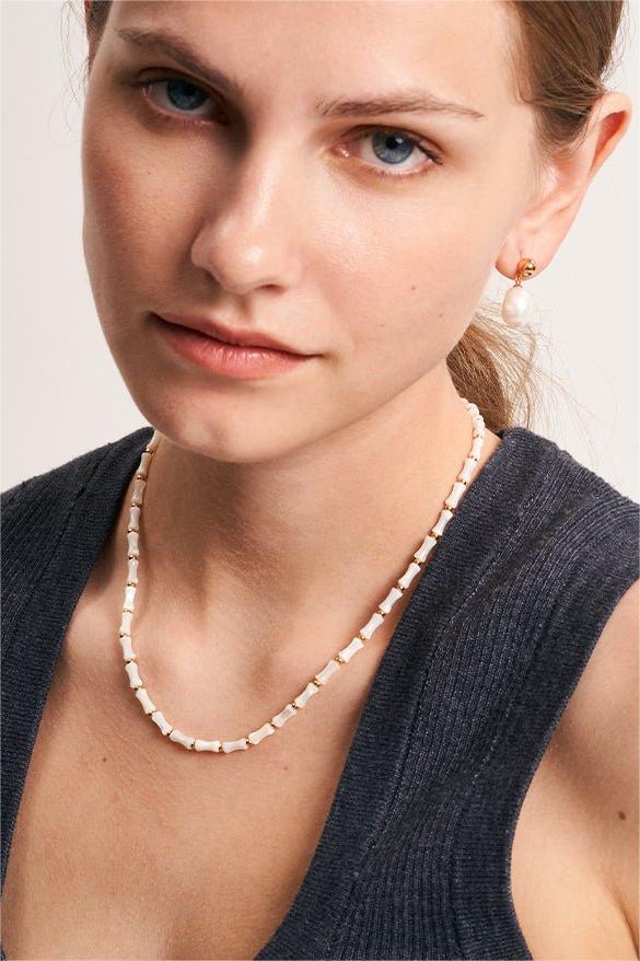 Collar de bambú con perlas naturales 