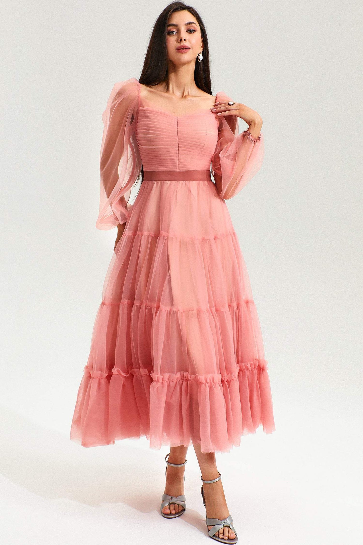 Vestido midi fruncido con cuello cuadrado 