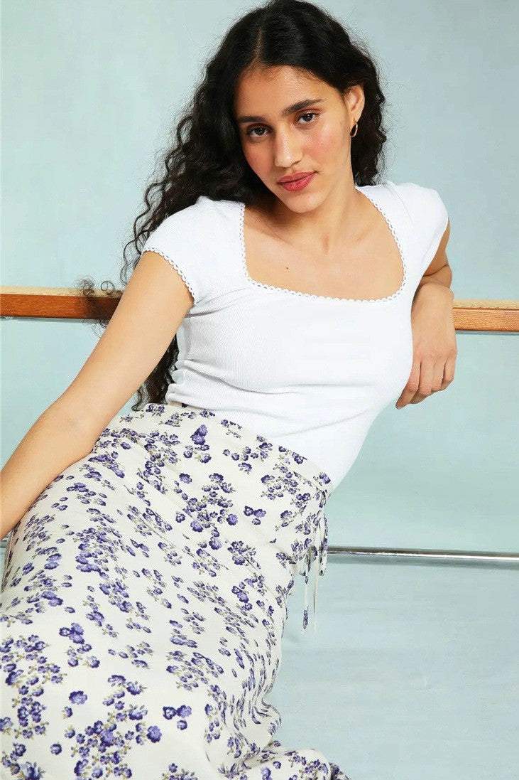 Top de punto liso de manga corta con cuello en U blanco 