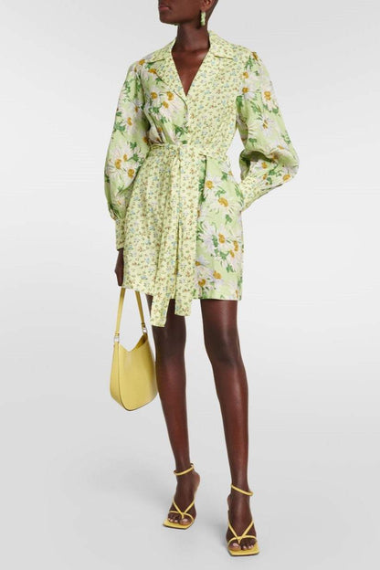 Minivestido floral de manga larga con cinturón 
