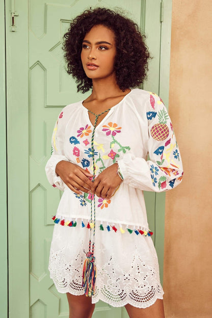 Blusa con borlas florales bordadas Kyndall 