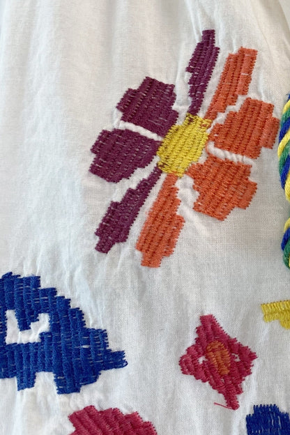 Blusa con borlas florales bordadas Kyndall 